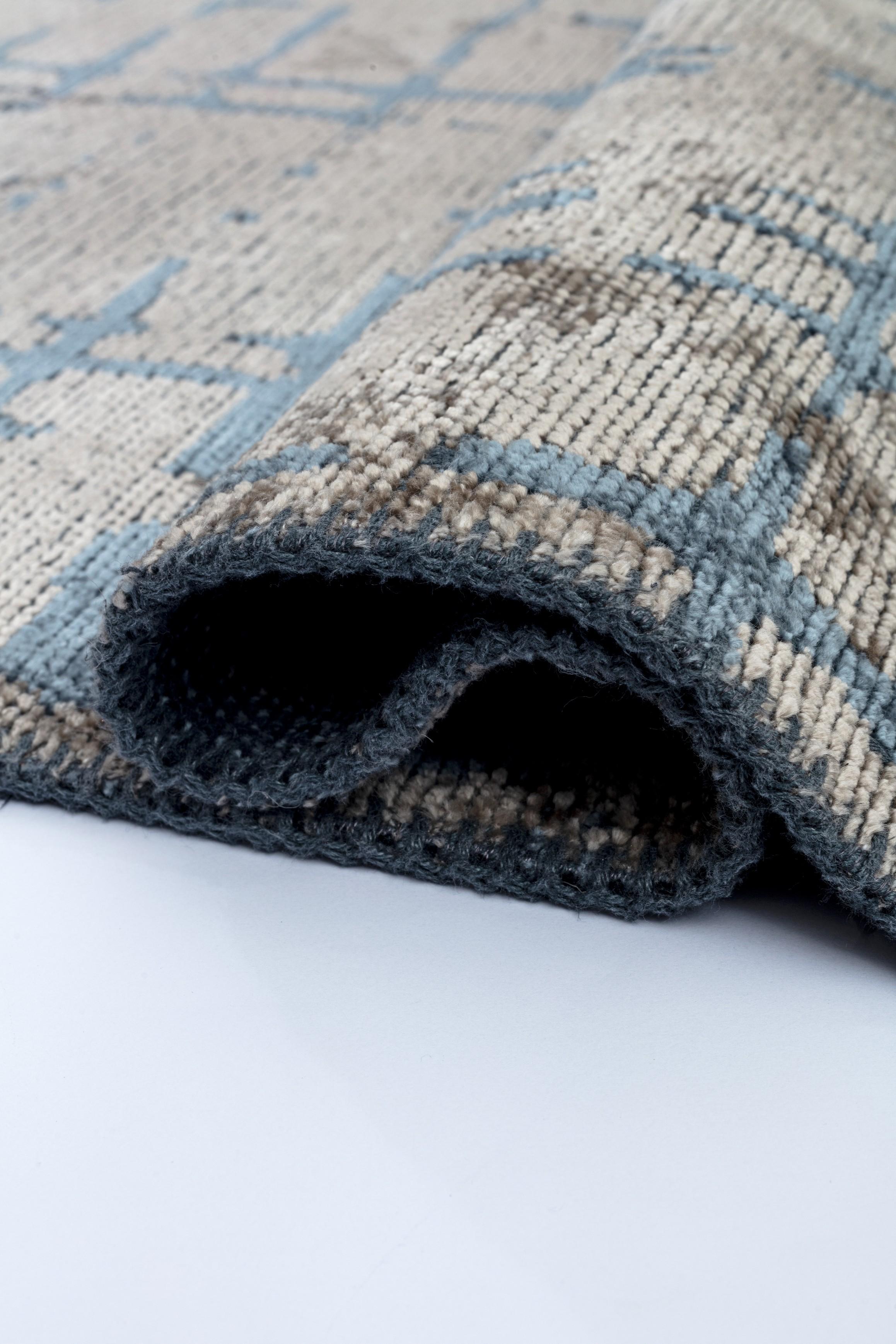 Im Angebot: Moderner karierter roter Luxus-Teppich, handgefertigt,  (Grau) 2