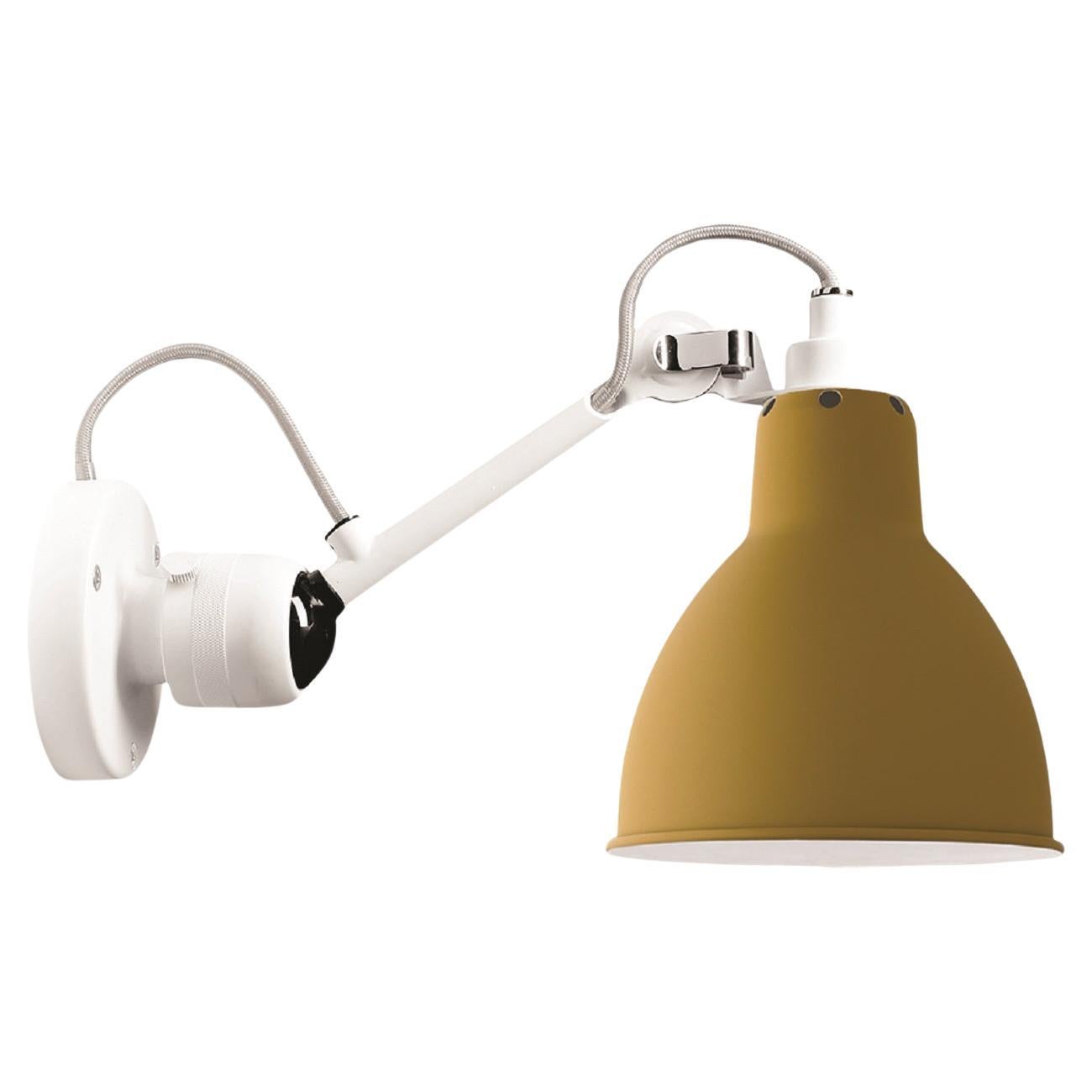 Whiting Editions La Lampe Gras N°304 Lampe murale à bras blanc et abat-jour jaune