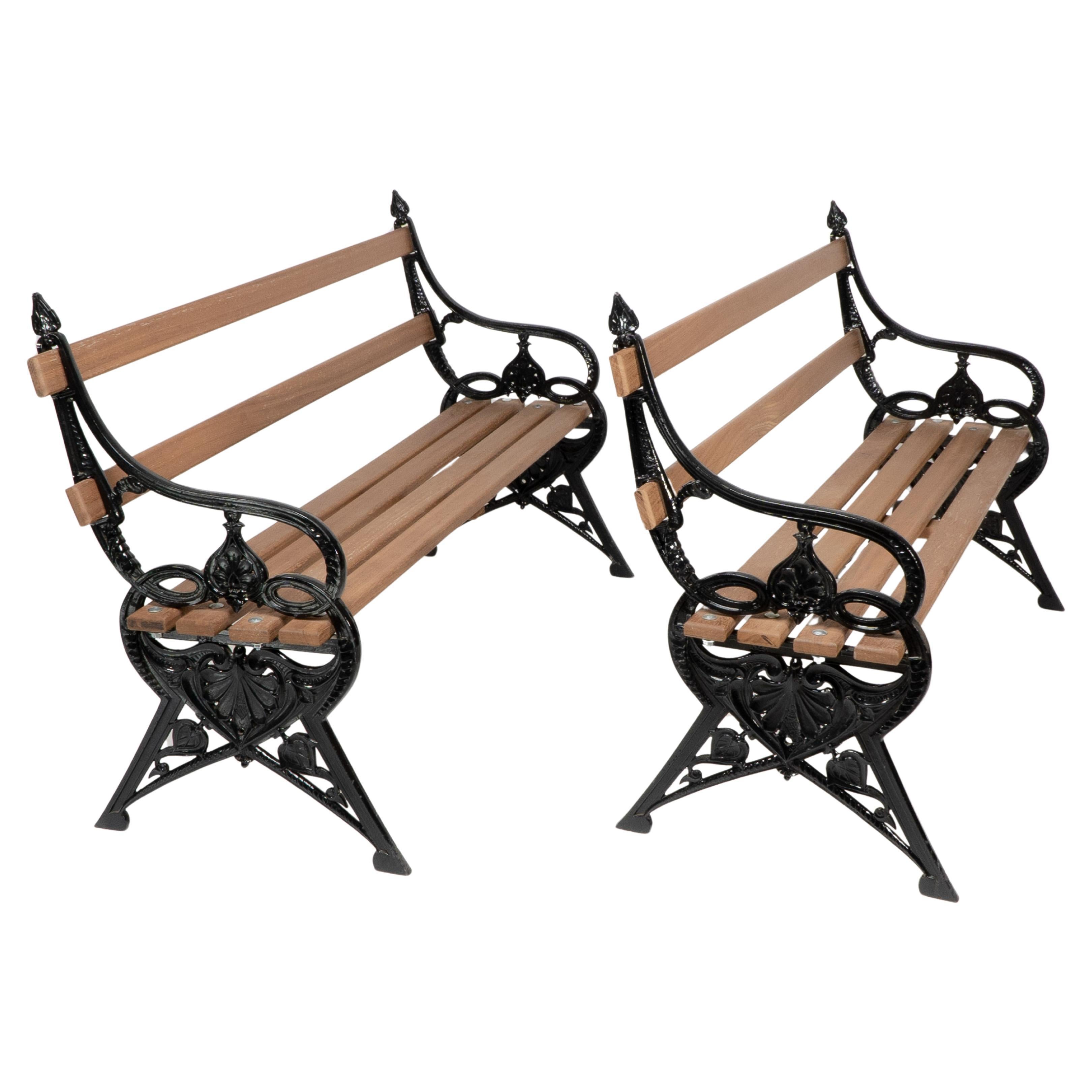 Coalbrookdale. Lily Pad pair of Aesthetic Movement cast iron garden benches For Sale