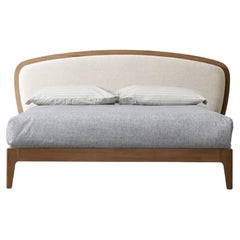 Battlò Bett aus Canaletto Nussbaumholz mit Leinenpolsterung