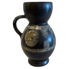 Brocca israeliana di metà secolo in ceramica smaltata Lapid Lava