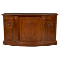 Crédence / buffet hollandais en placage d'acajou sculpté de façon décorative