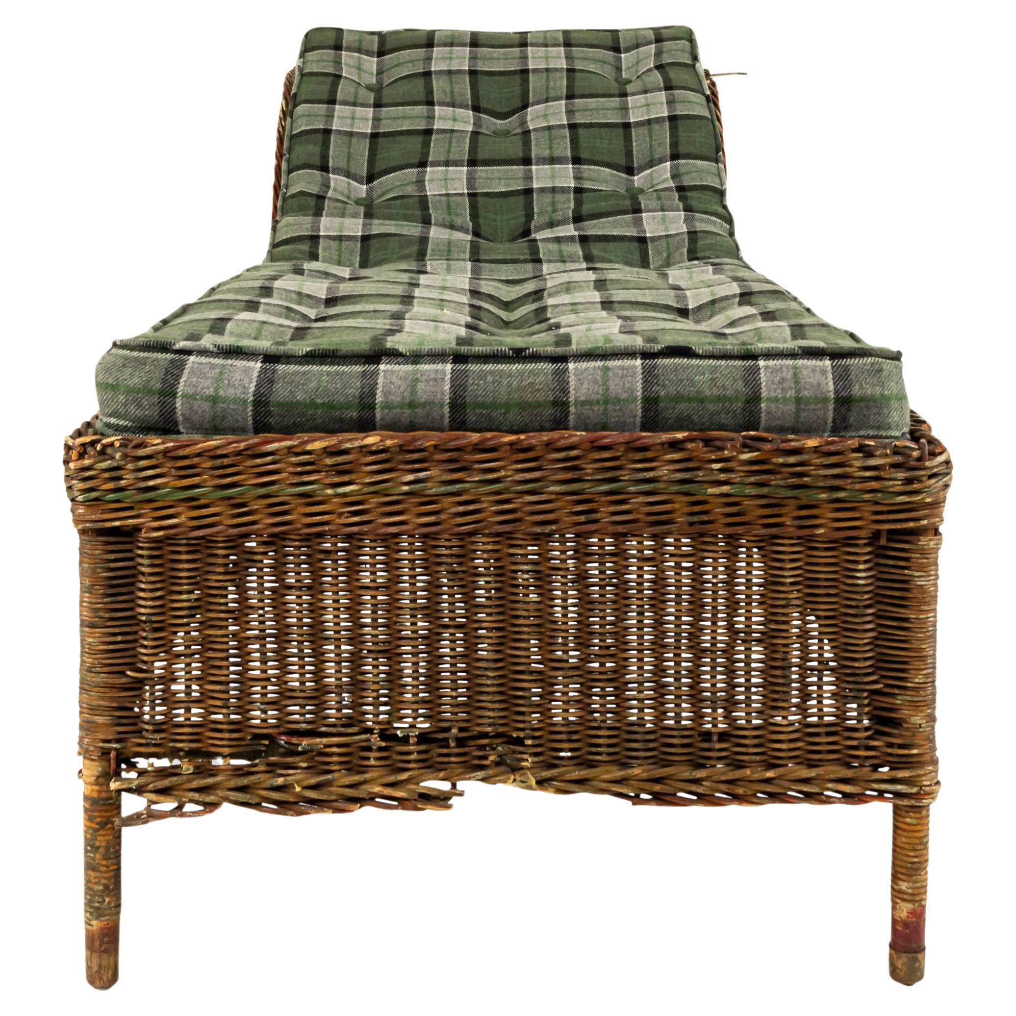 American Art Deco Natural Wicker Recamier