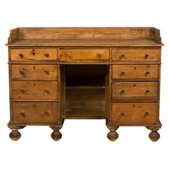 Hand-Crafted English Country Pine Kneehole Desk, 20th Century