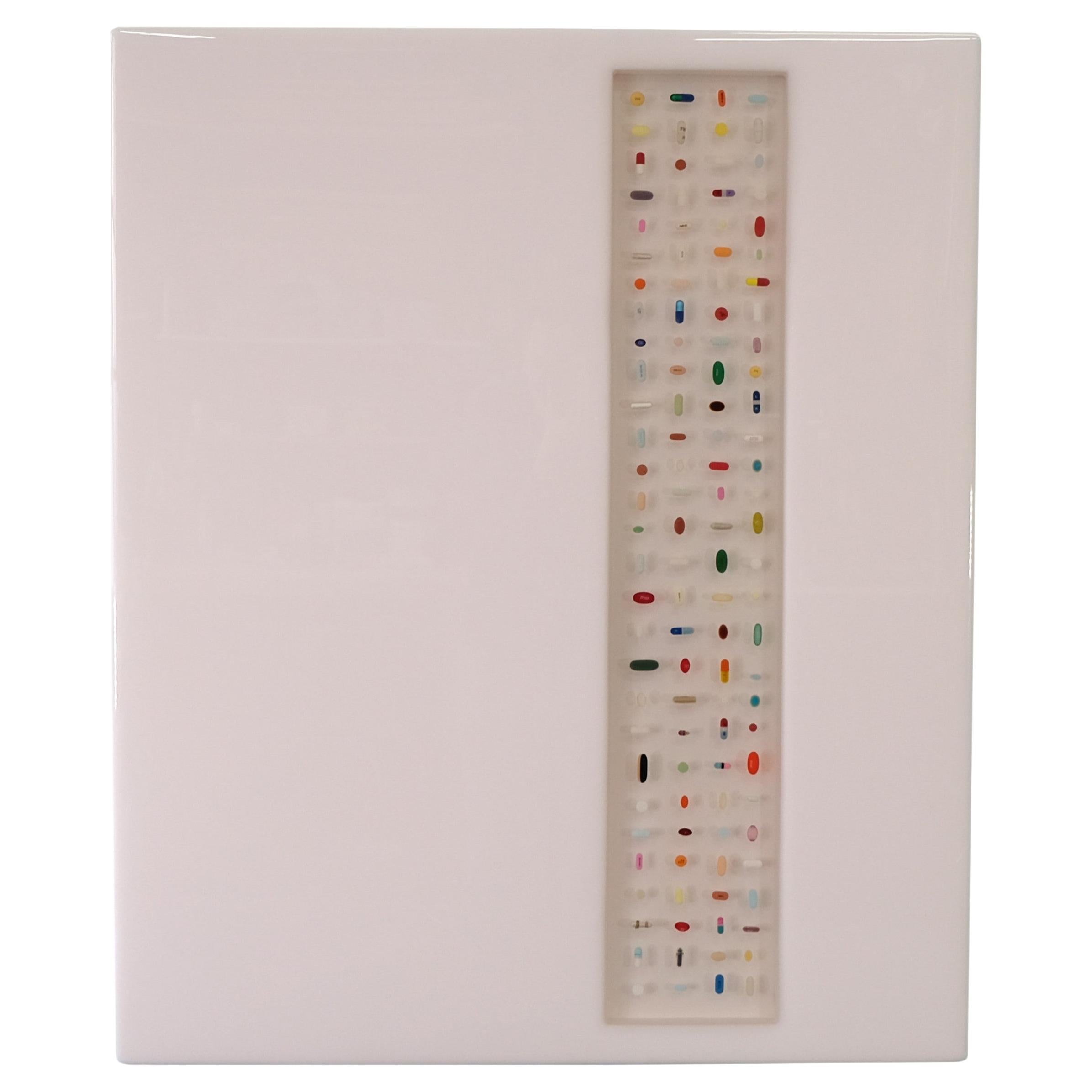 Sculpture contemporaine rectangulaire en résine et pilules blanches et translucides de Ray Geary en vente