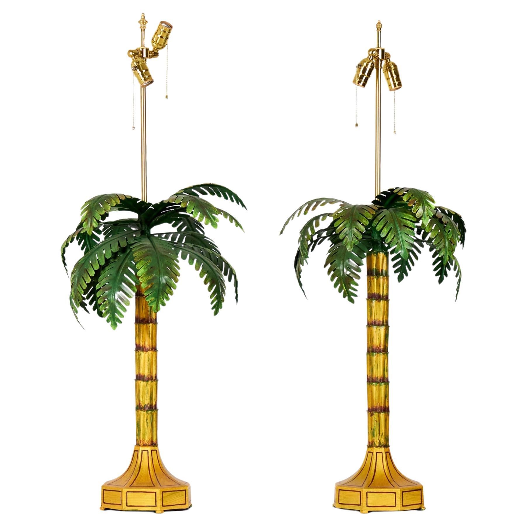 Paire de lampes de bureau chinoises vintage en tôle jaune et verte en forme de palmier