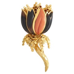 Wander France, broche fleur en or jaune 18 carats, citrine et corail