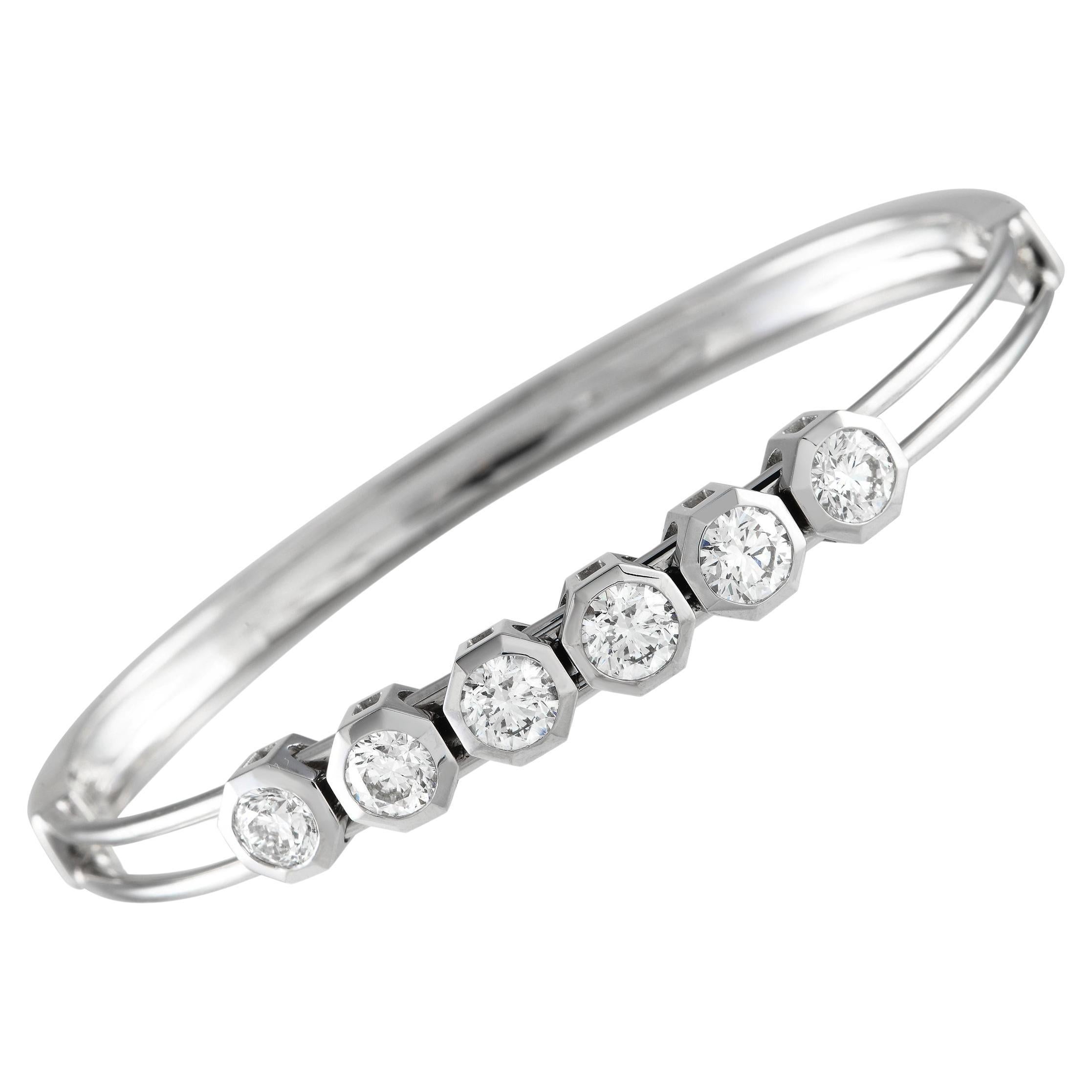 18K White Gold 2.30ct Six Diamond Bangle Bracelet For Sale