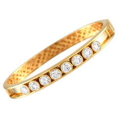 18K Yellow Gold 4.25ct Eight Moving Diamond Bangle Bracelet