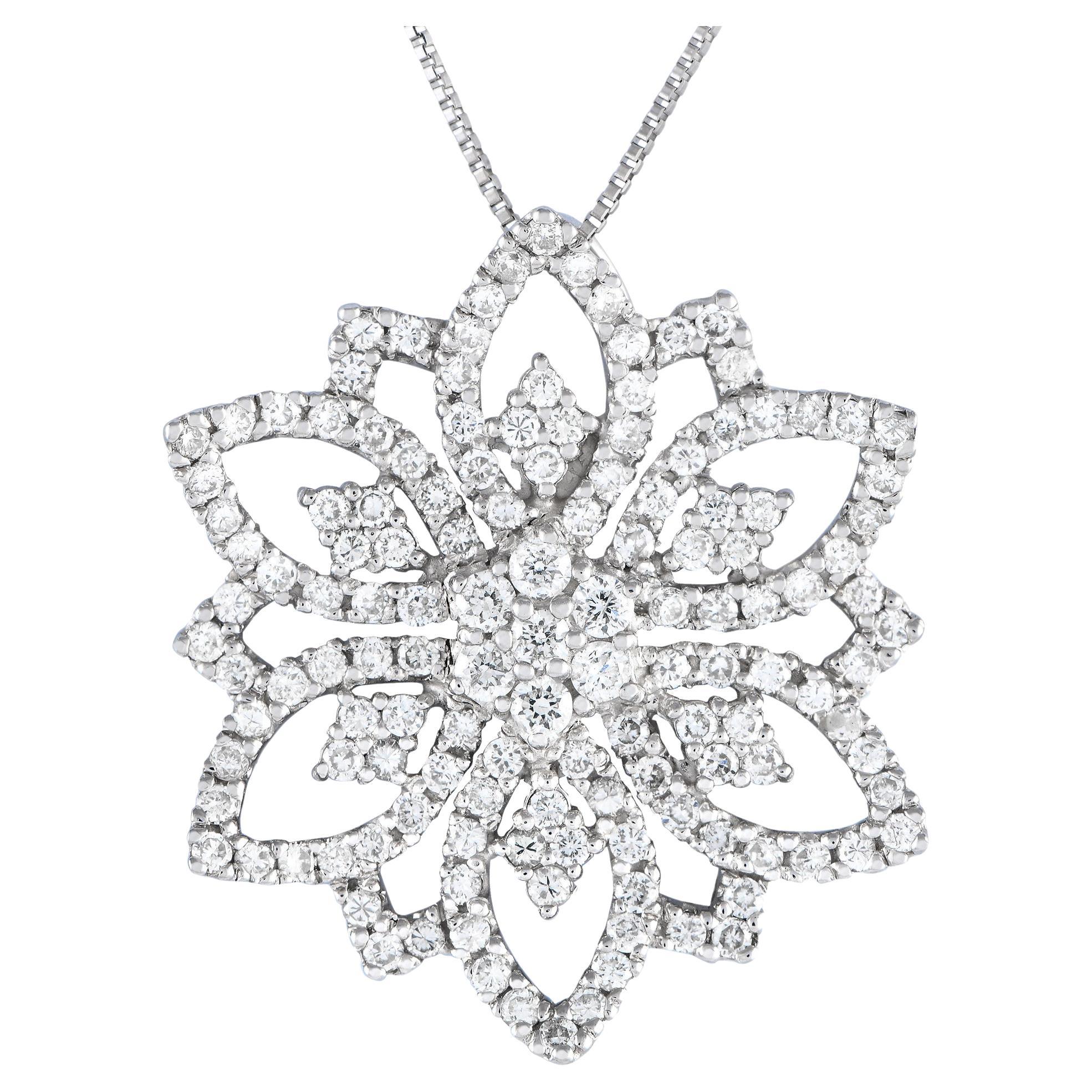 18K White Gold 1.07ct Diamond Flower Outline Necklace  For Sale