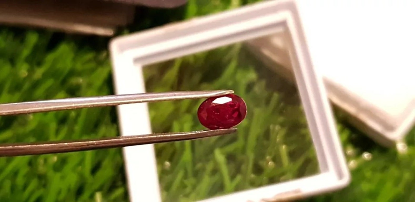 Rubino rosso violaceo naturale del Mozambico 1,03ct Pietra tagliata 100% certificata IGI