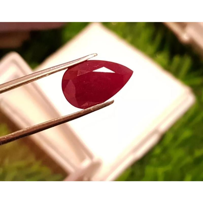 Rubino del Mozambico 4,55 ct rosso porpora 100% naturale certificato IGI Pietra tagliata di rubino