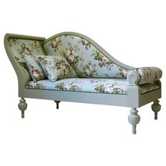 French Baroque Style Chintz-Upholstered Daybed, circa 1940s