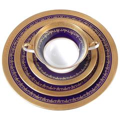 Ansley China:: motif géorgien cobalt avec incrustation d'or:: service pour 16 personnes