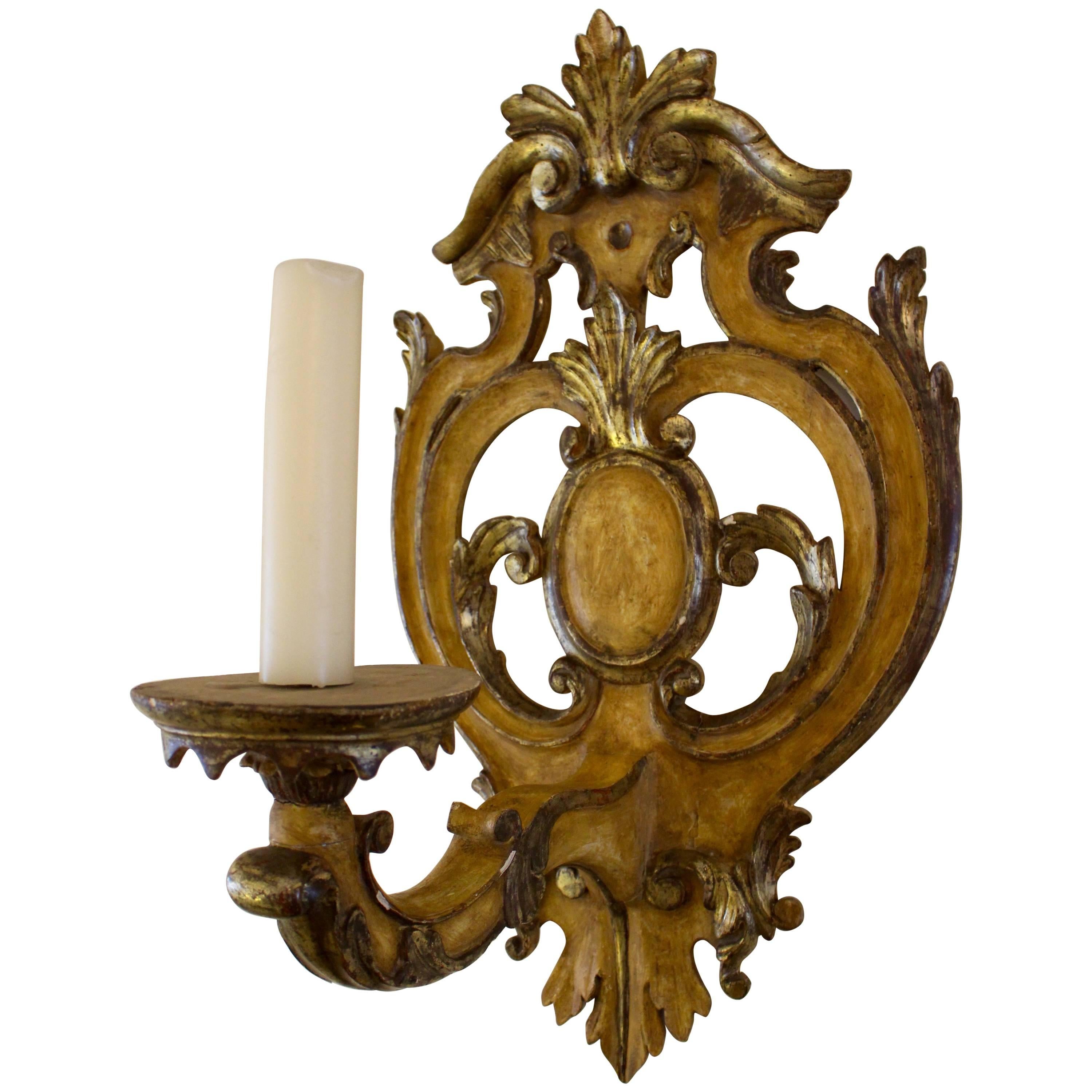 18th Century Italian Baroque Parcel-Gilt Ochre Painted One-Light Wall Sconce For Sale