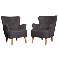Pair of Black Theo Ruth Lounge Chairs by Artifort
