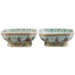 Pair of Chinese Porcelain Compotes, 20th Century 12