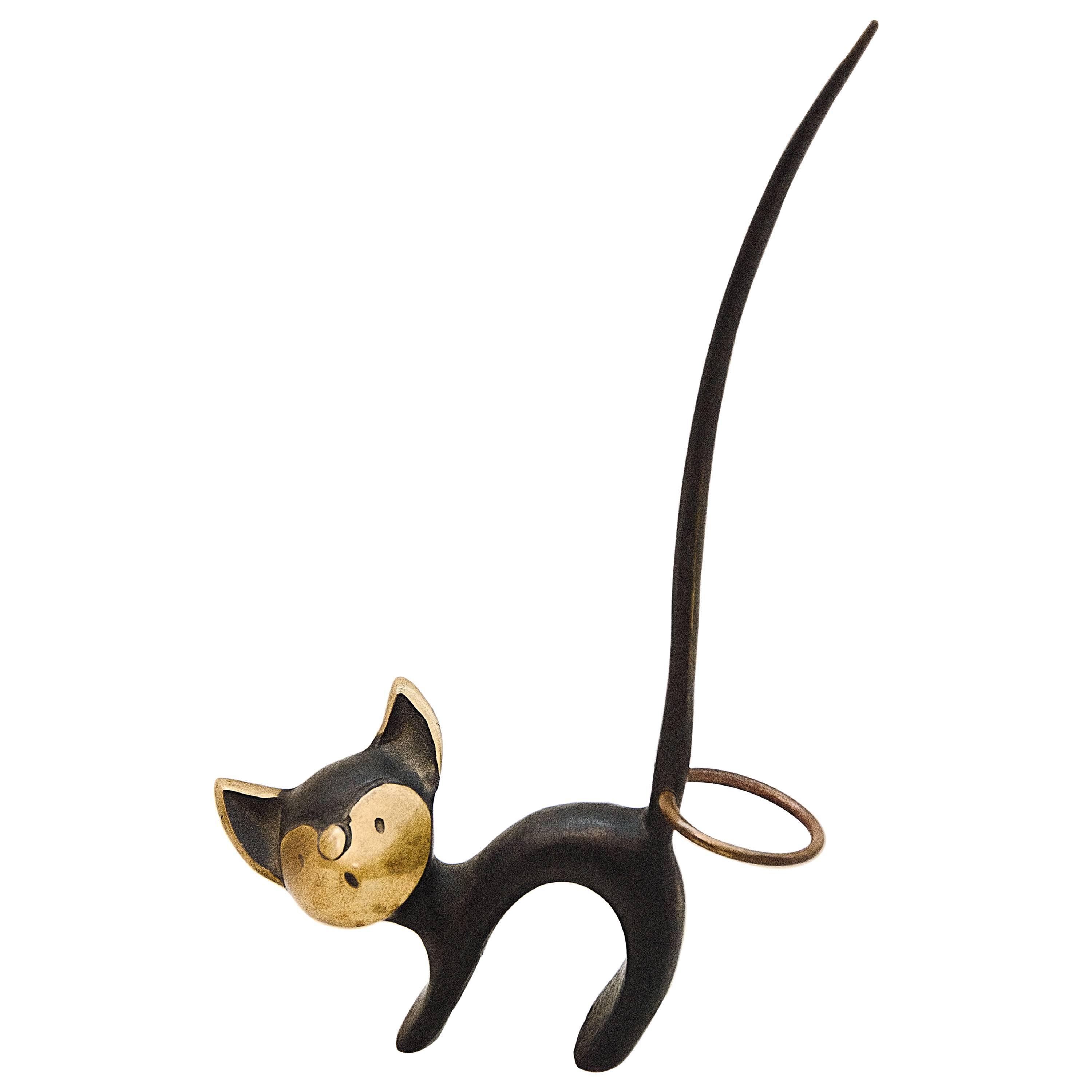Walter Bosse Katzenfigur aus Messing, Brezelhalter, Ringhalter