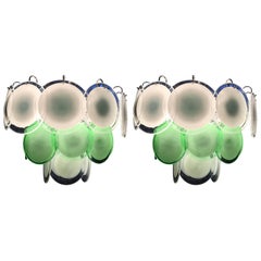 Ein schönes Paar grüner und weißer Murano-Kronleuchter von Vistosi, 1970er Jahre