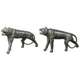 Paire de sculptures en bronze grandeur nature de Phyllis Morris représentant des chats de la jungle