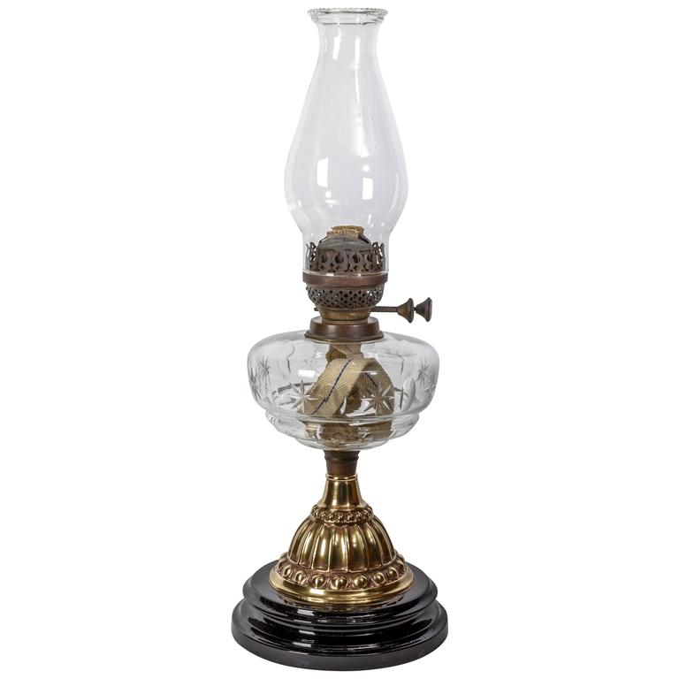 English 19th Century Cut Glass Oil Lamp At 1stdibs English 19th Century Cut Glass Oil Lamp For