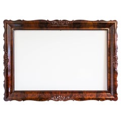 Cadre photo Biedermeier en acajou pyramidal:: Autriche:: vers 1840