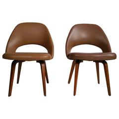 Pair of Classic Eero Saarinen Side Chairs, Knoll Manufactured