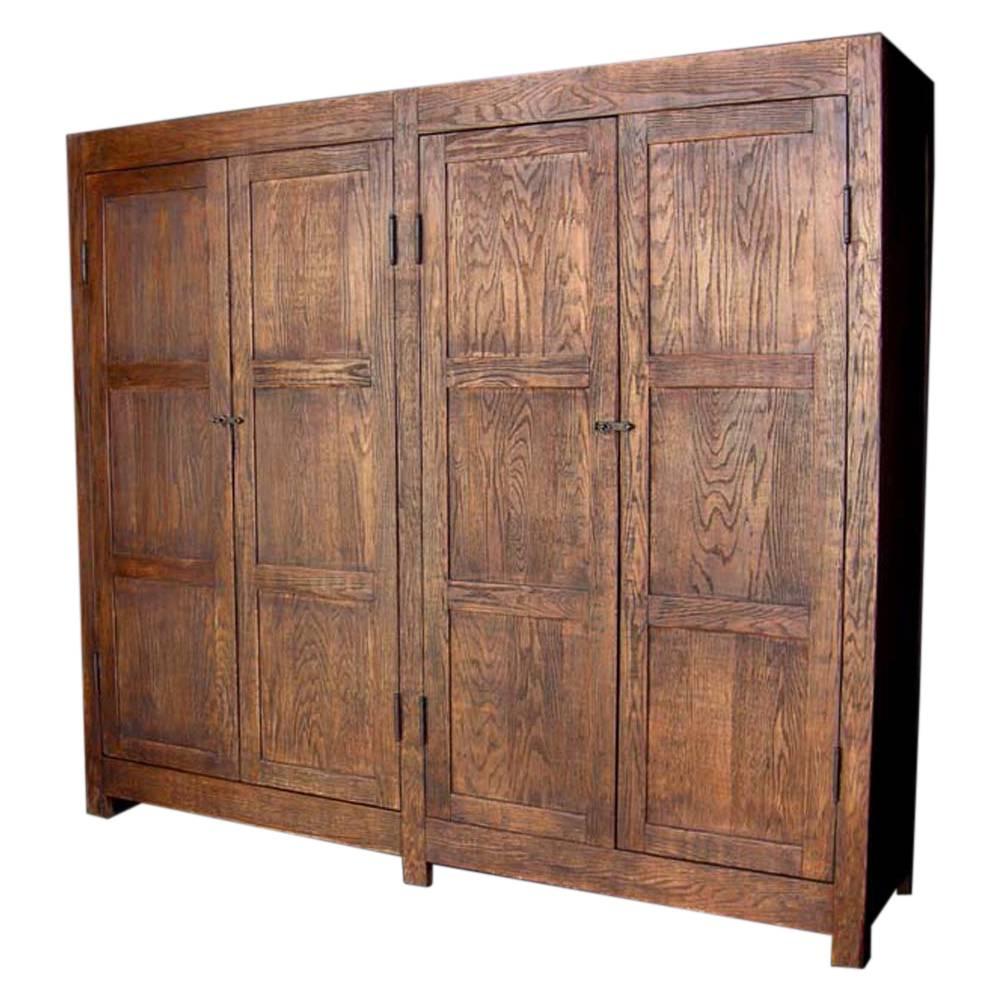 Dos Gallos Custom Large Oak Wood Cabinet oder Kleiderschrank im Angebot