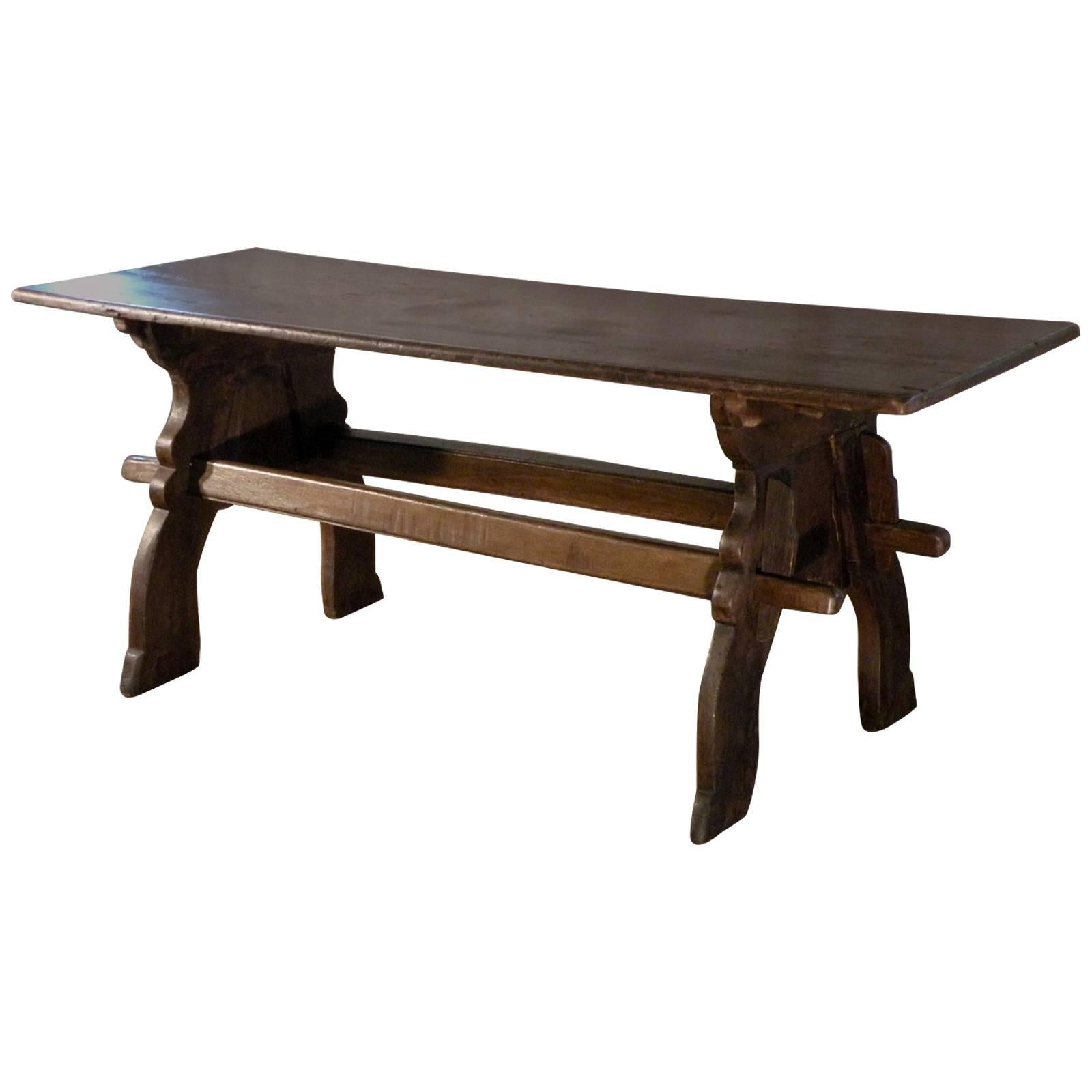 Nordeuropäischer Eichenholz- Trestle-Tisch im späten gotischen Stil des 16. Jahrhunderts