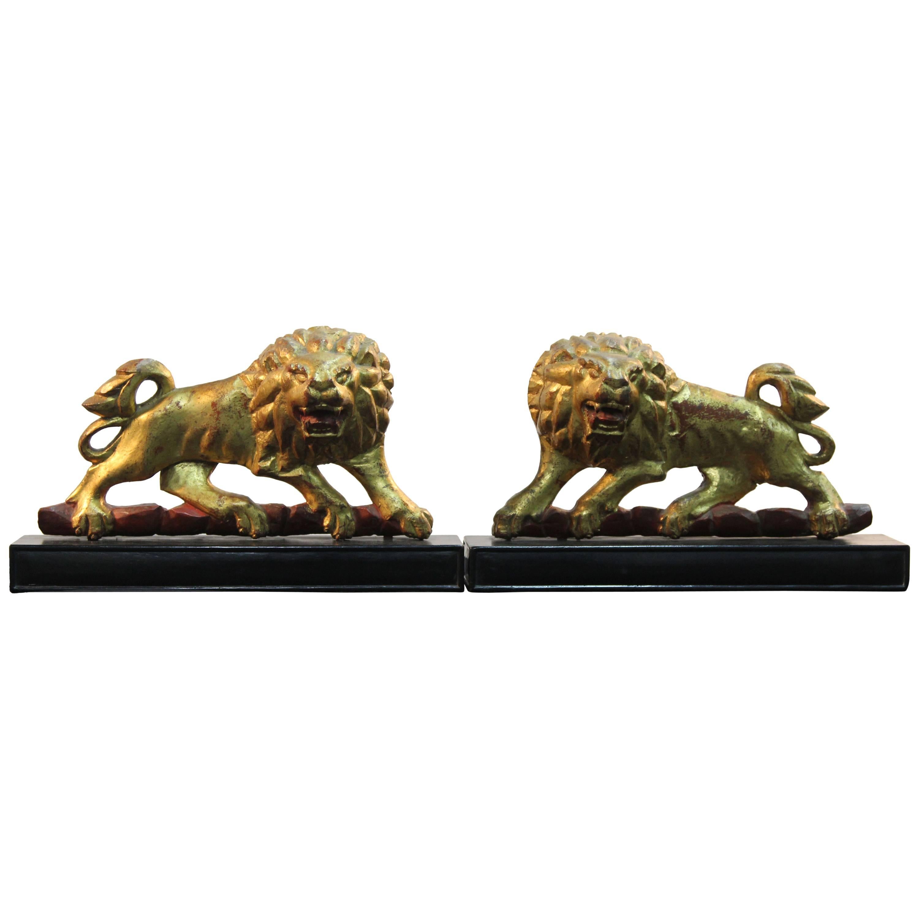 Pair of Gold Gilded Lions Sculpture For Sale