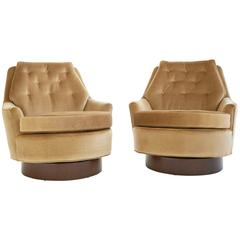 Pair of Swivel Chairs by Milo Baughman