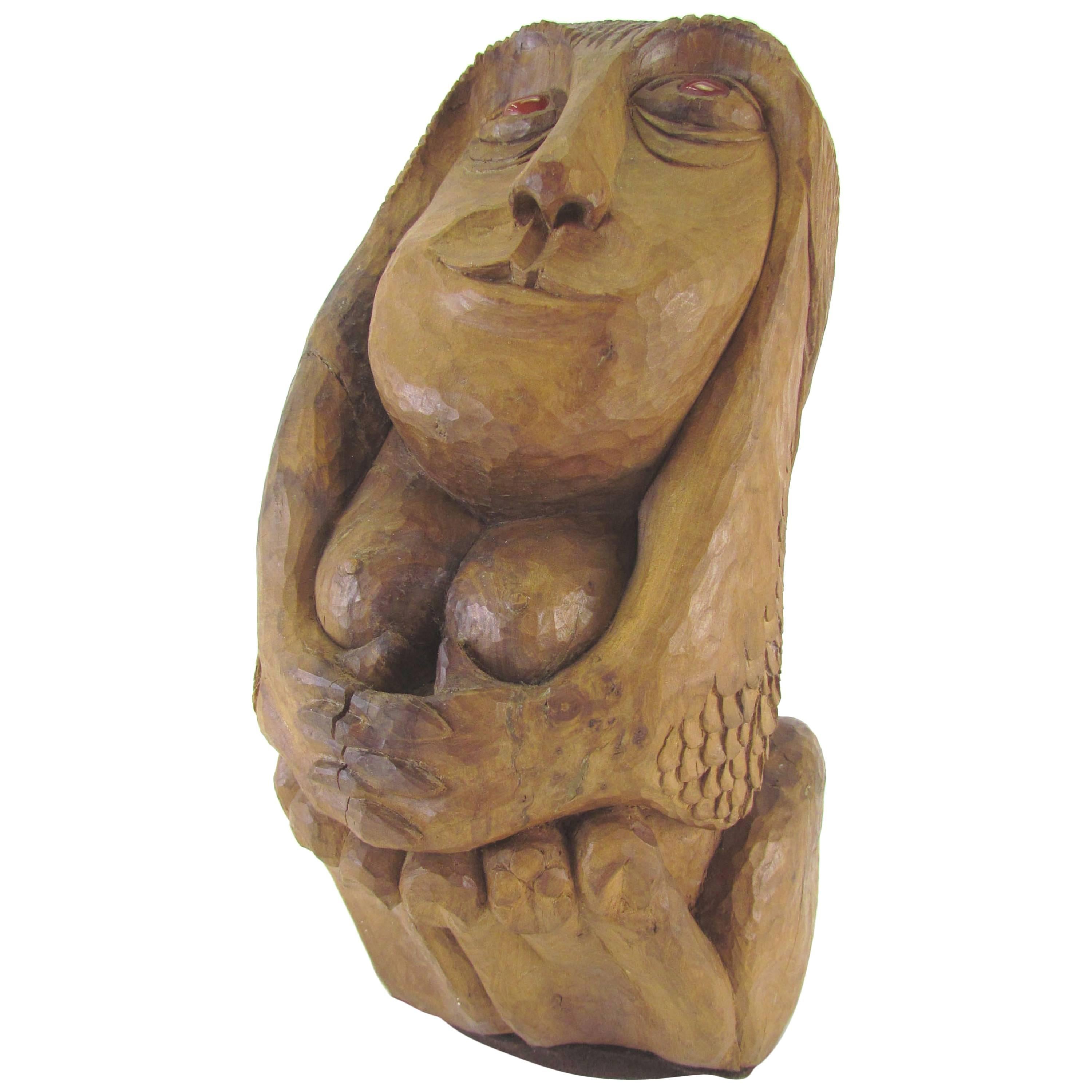 Sculpture en bois sculpté du milieu du siècle représentant une forme féminine par Diane Derrick