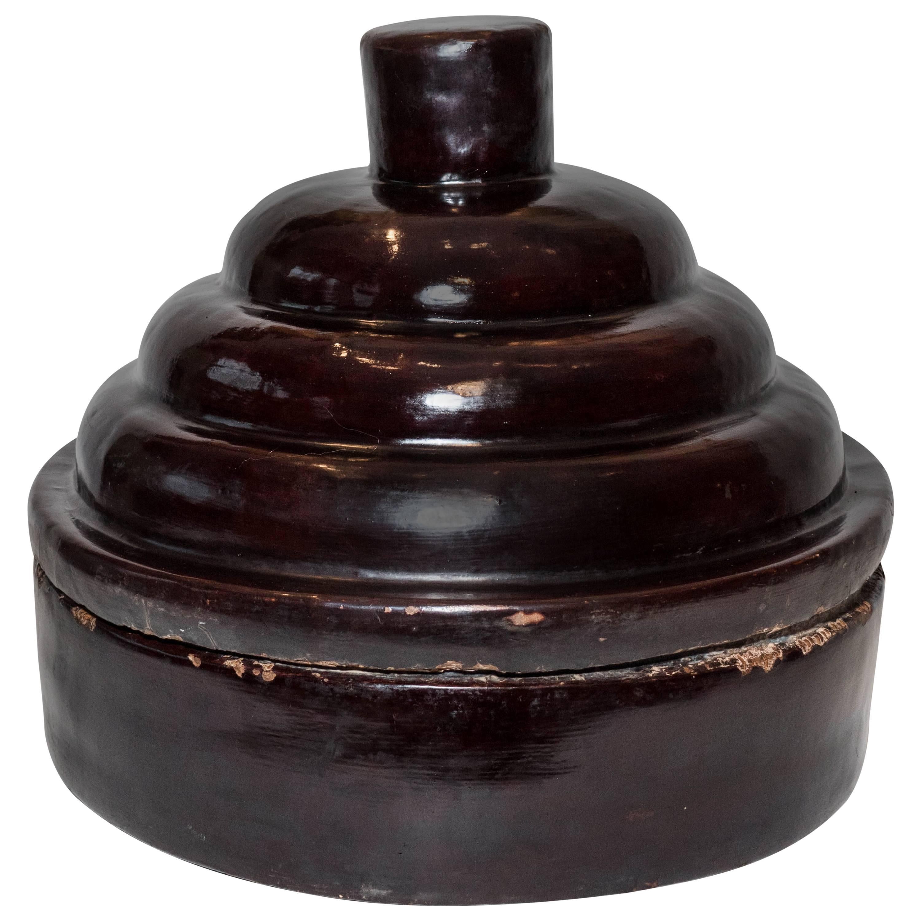 Seltene schwere Hutschachtel aus Lack, um 1800