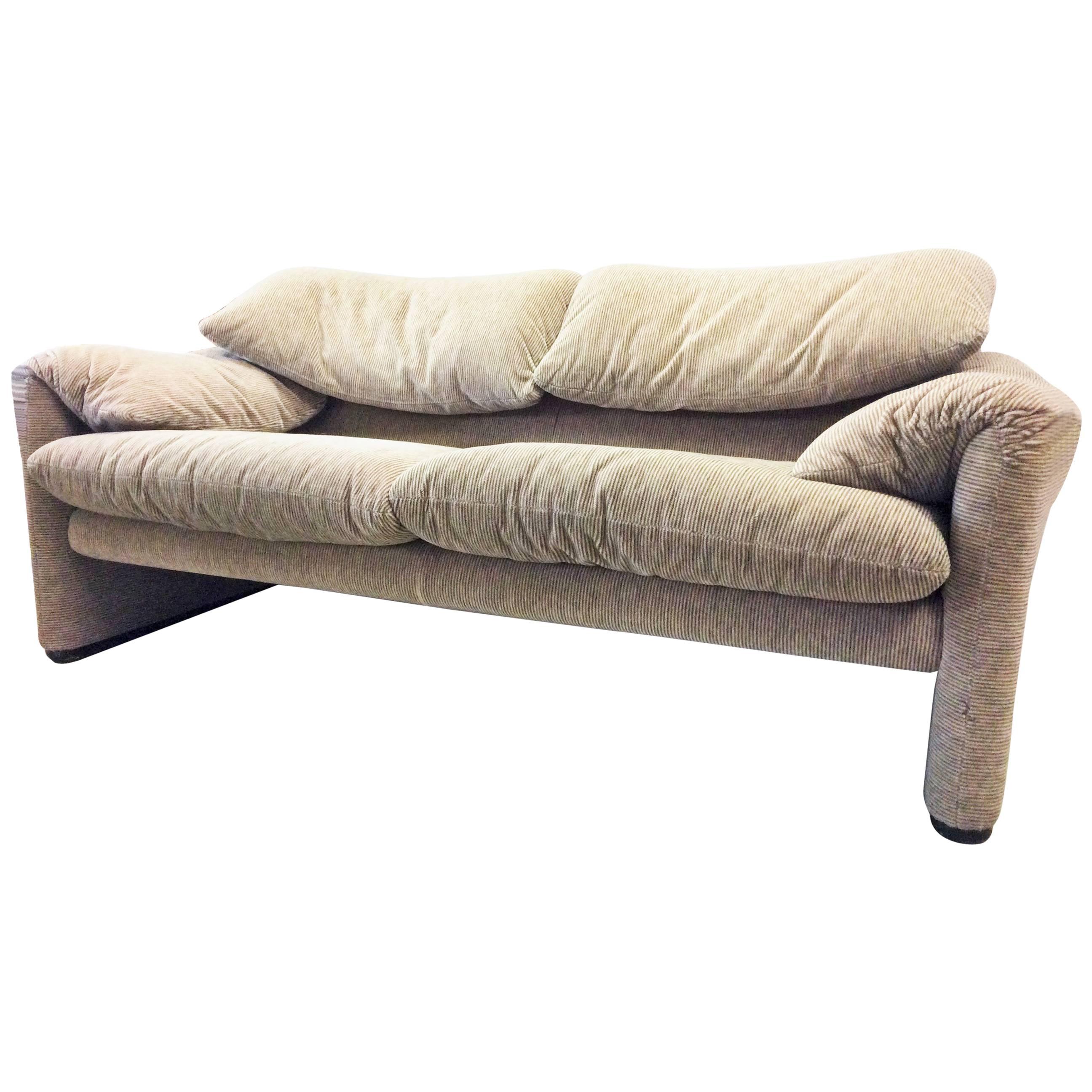 Maralunga 675 by Vico Magistretti Edition Cassina For Sale