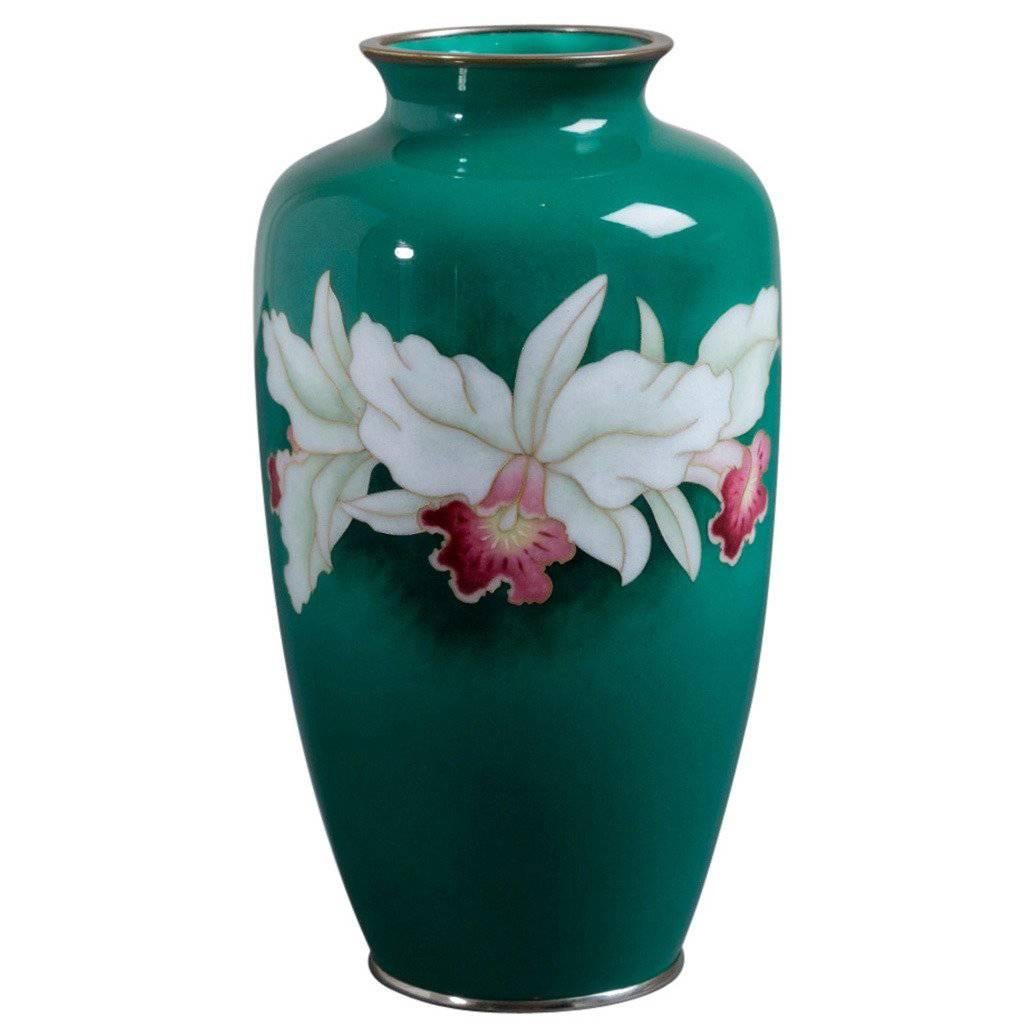 Japanese Cloisonné Enamel Vase from the Late Showa Period For Sale