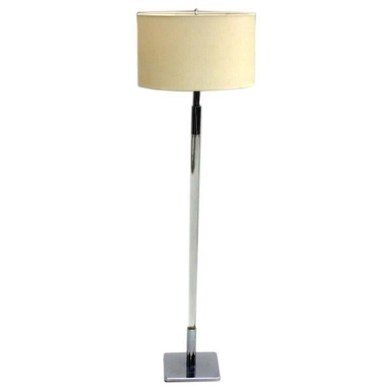 French Mid-Century Modern Floor Lamp in Lucite For Sale
