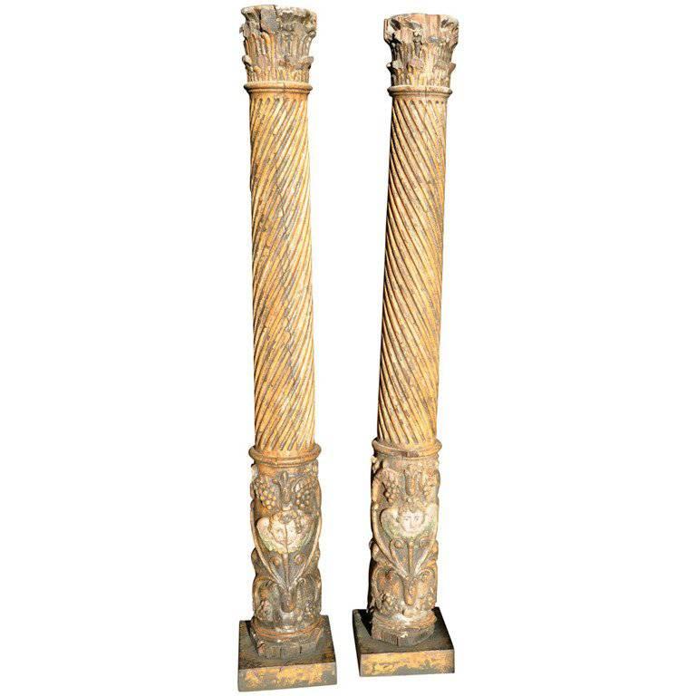 Pair of 17th Century Spanish Wooden Columns For Sale