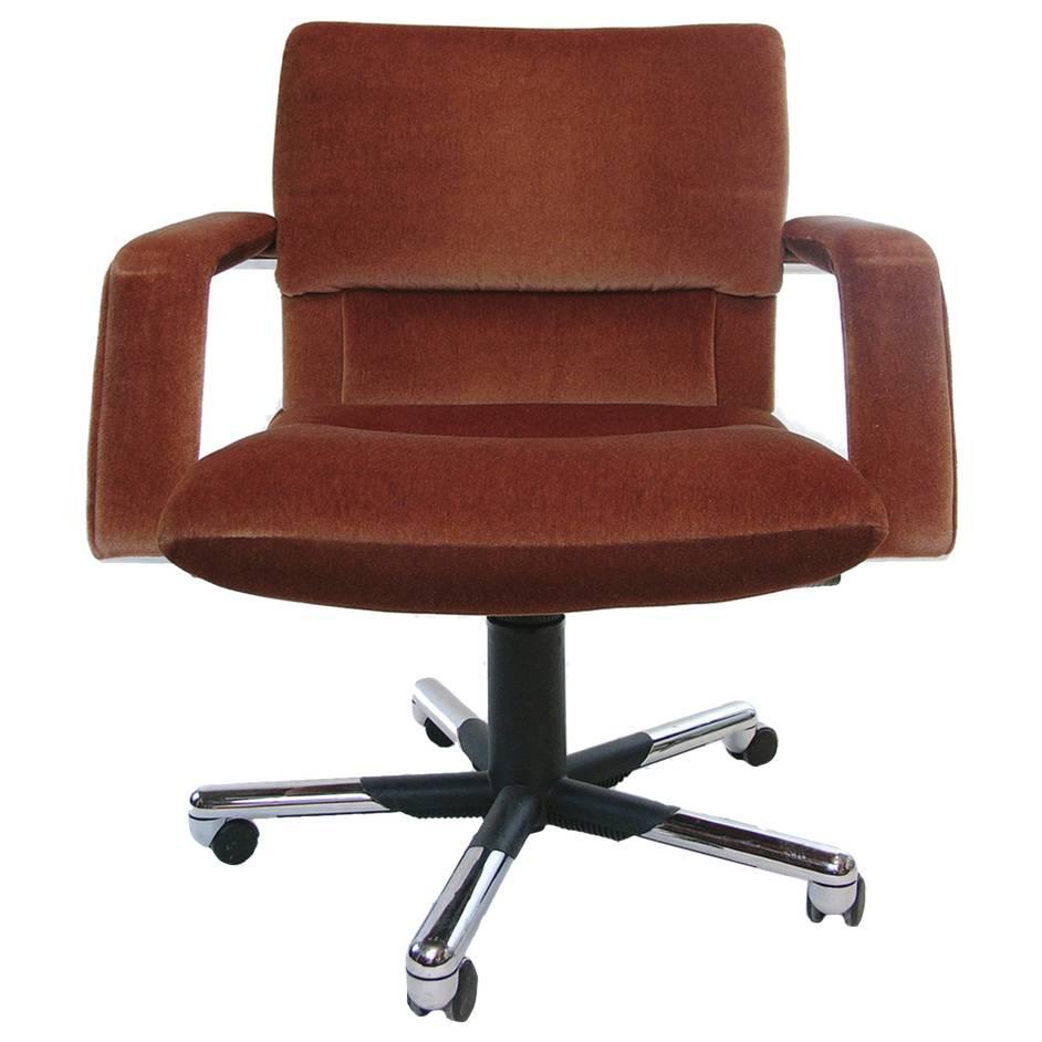 Stunning Mario Bellini Executive Swivel Office Chair