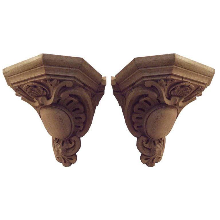 Pair of 19th Century Large-Scale Carved Oak Brackets For Sale