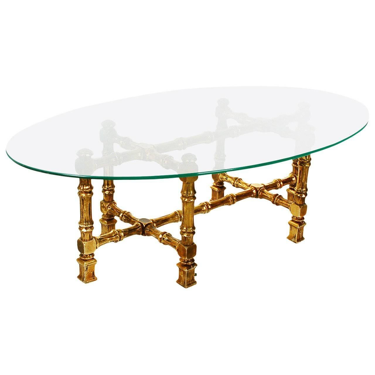 Table Basse en Bois Doré et Verre Ovale Hollywood Regency en vente