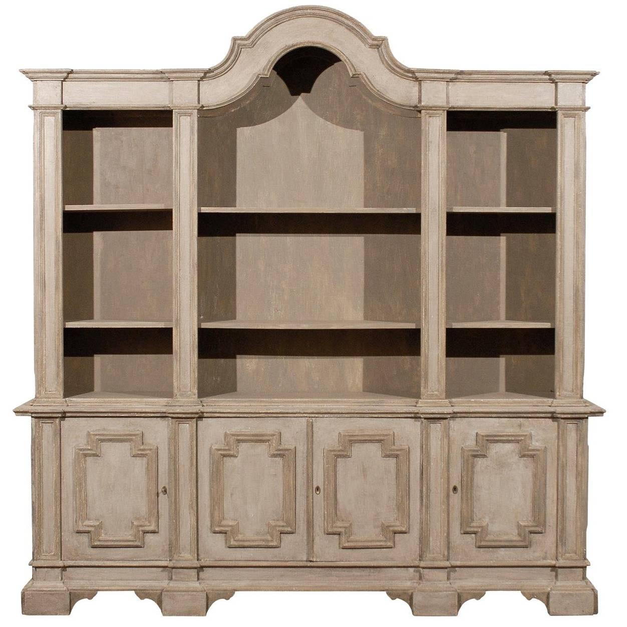 Italian Mid-20th Century Painted Wood Cabinet