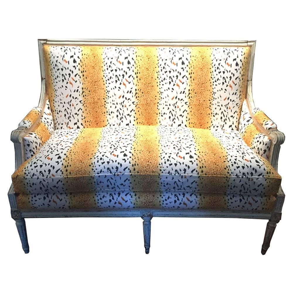 Louis XVI Settee Sofa in Bob Collins Linen For Sale