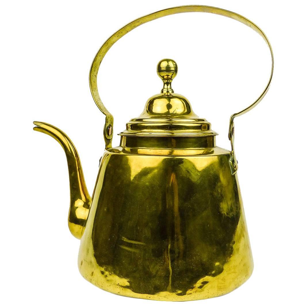 Early 19th Century Dutch Brass Tea Pot, circa 1800 For Sale