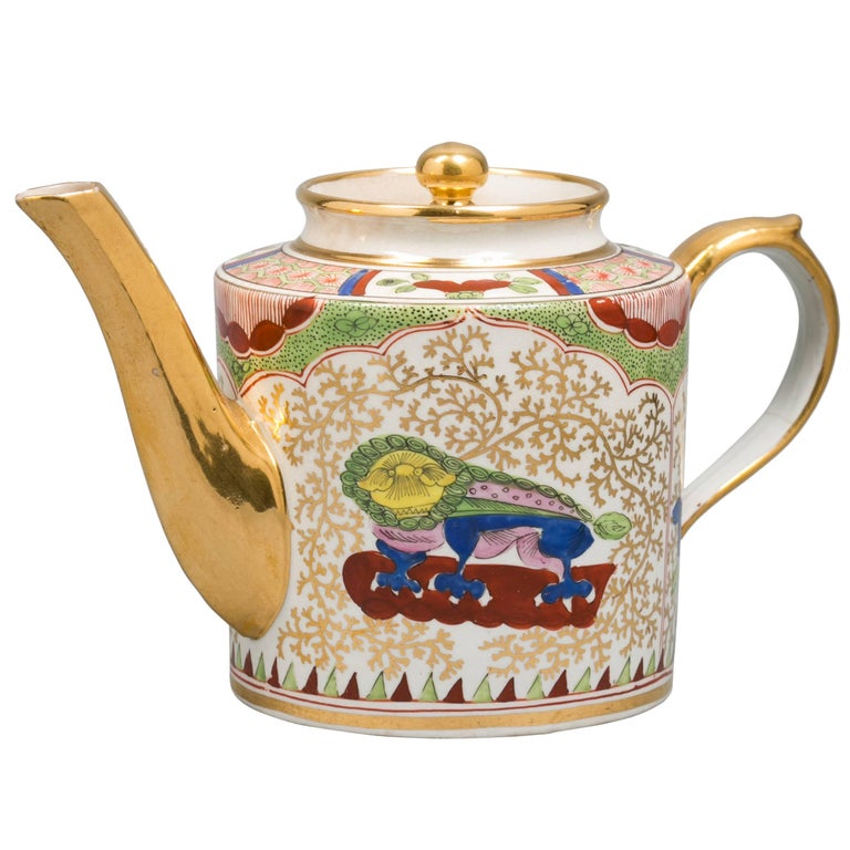 English Coalport Porcelain Dragon in Compartment Pot, circa 1805 For Sale
