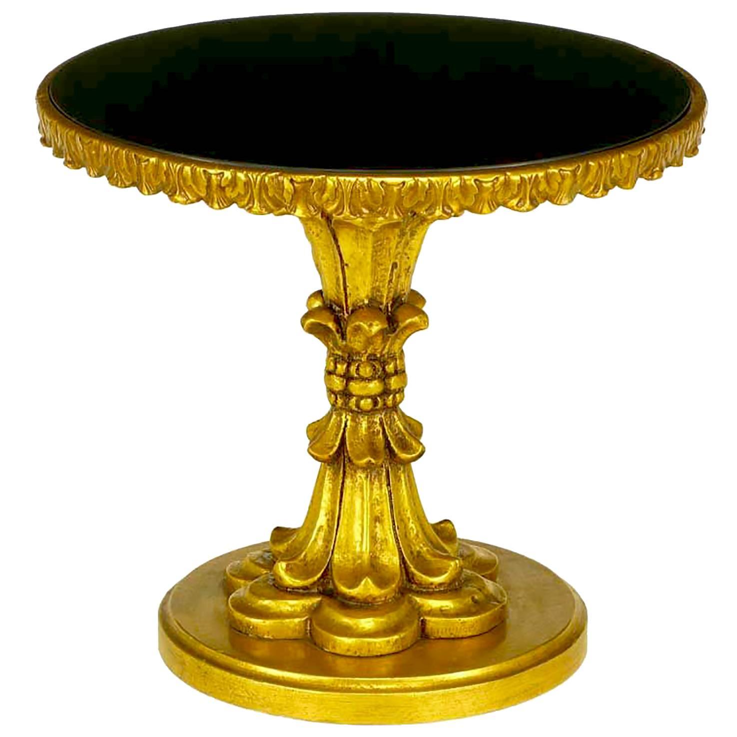 Gueridón Estilo Regencia Francés de Madera Dorada y Vidrio Negro en venta