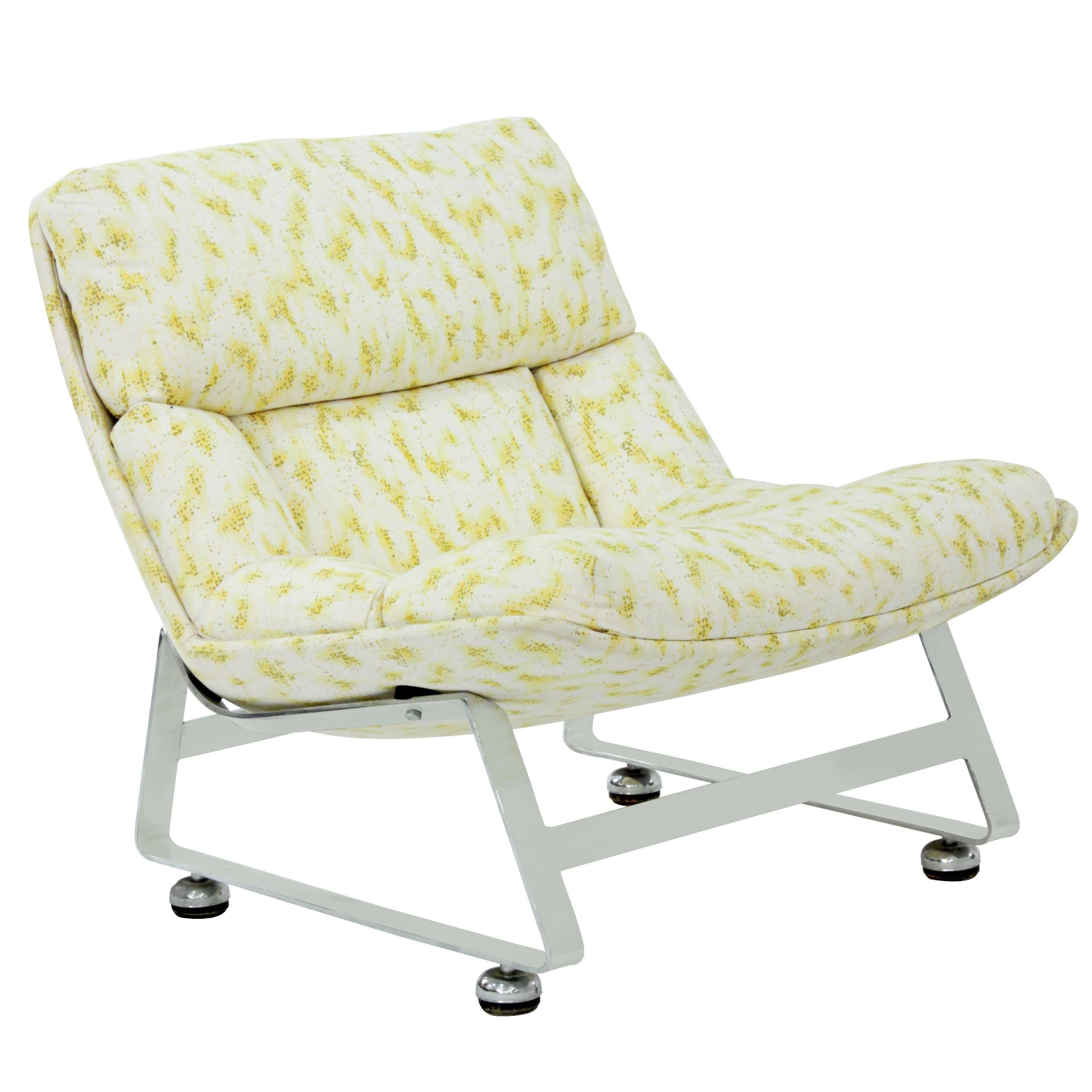 Scoop Lounge Chair with Steel Base For Sale