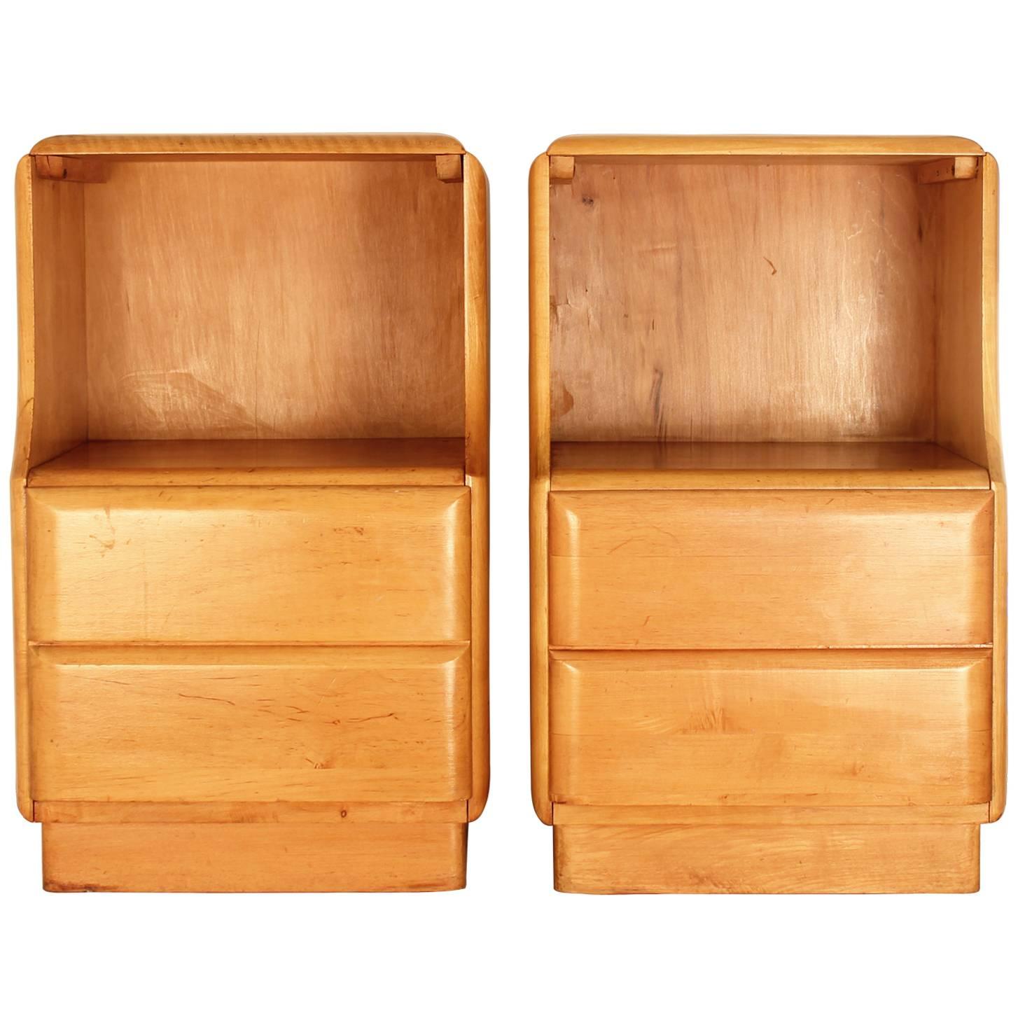 Mid-Century Maple Nightstands in the Style of Heywood Wakefield For Sale