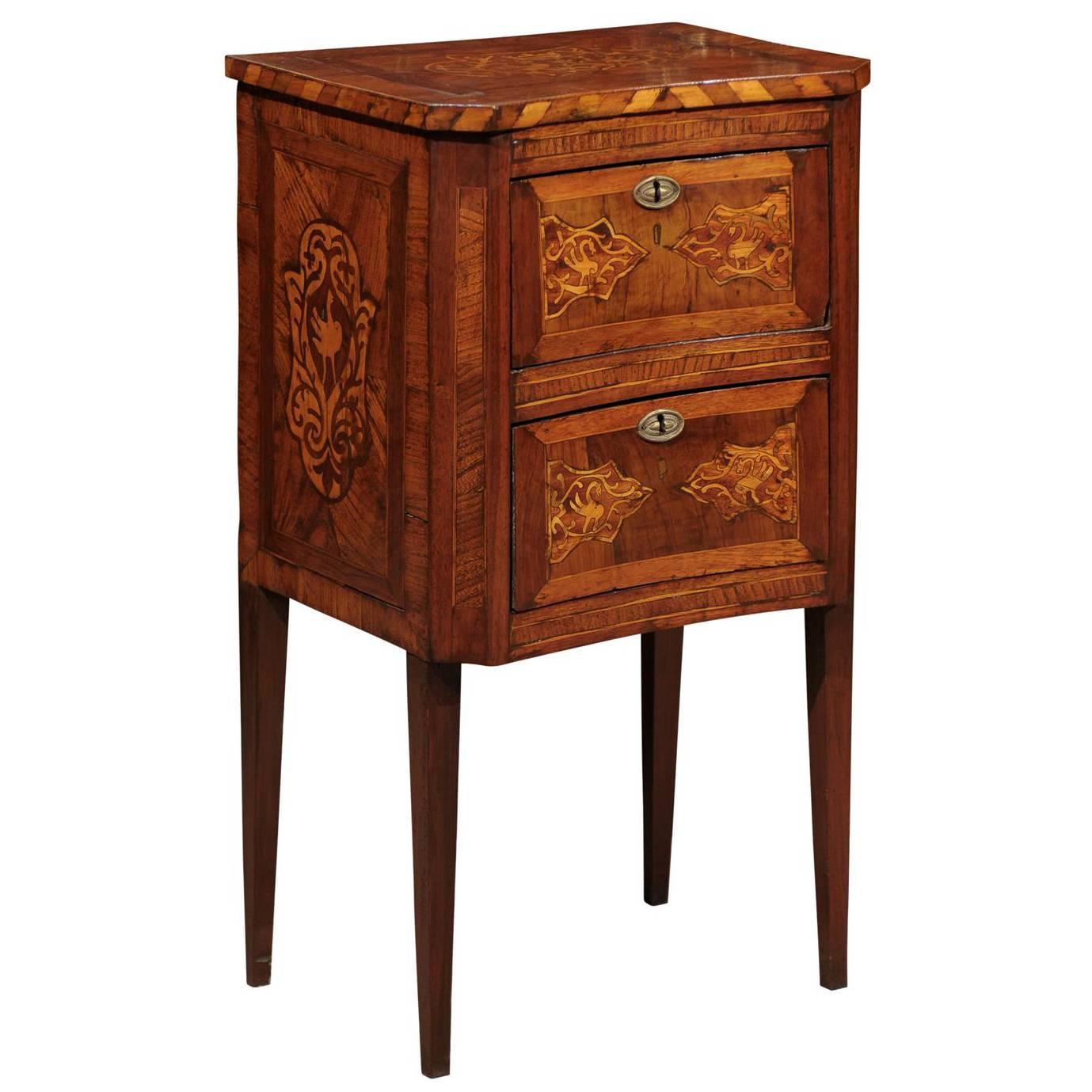 Italian 19th Century Petite Commode in Ash and Elm with Concave Front and Inlay