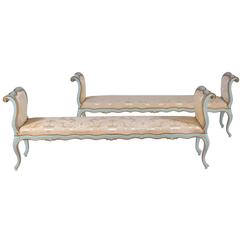 Fine Pair of Painted and Parcel-Gilt Italian 18th Century Canapé 1