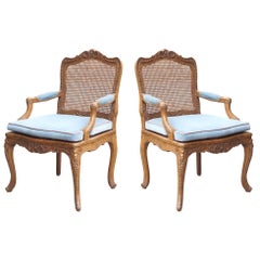 Pareja de Fauteuils de Regencia de roble tallado de finales del siglo XIX-principios del XX